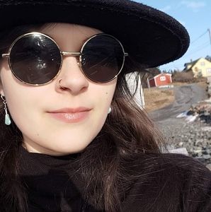 Meet your Posher, Victoria